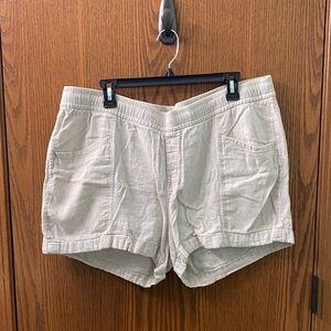 Old Navy Women's Light Tan Shorts